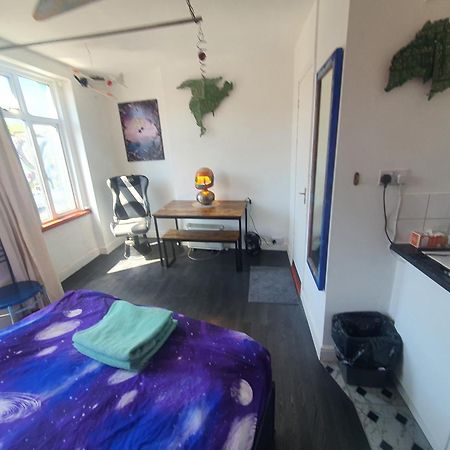 Cyber-Art Studio In Camden Apartment Лондон Екстериор снимка