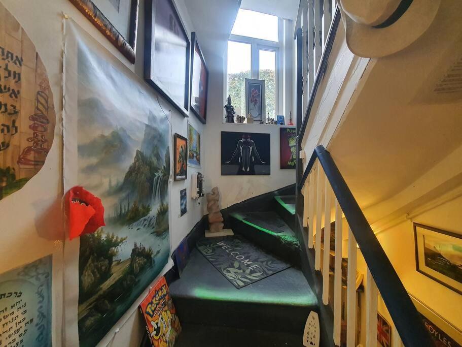 Cyber-Art Studio In Camden Лондон Екстериор снимка