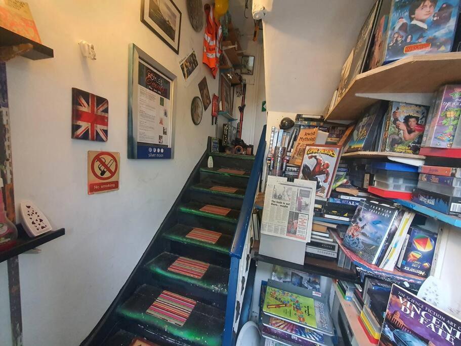 Cyber-Art Studio In Camden Лондон Екстериор снимка